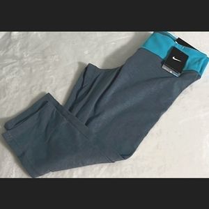 NWT Nike Legend 2.0 Tight Fit Leggings